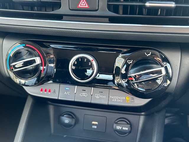 Hyundai KONA 1.0 TGDi 48V MHEV SE Connect 5dr Red