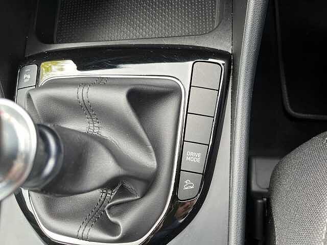 Hyundai TUCSON 1.6 TGDi SE Connect 5dr 2WD White