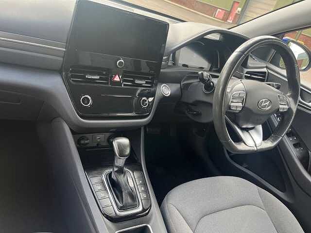 Hyundai IONIQ 1.6 GDi Hybrid Premium 5dr DCT Blue