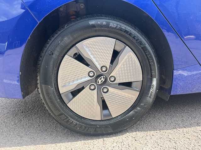 Hyundai IONIQ 1.6 GDi Hybrid Premium 5dr DCT Blue