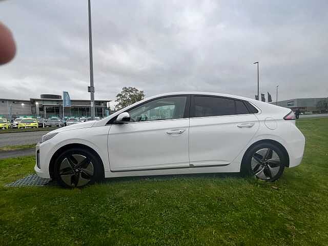 Hyundai Ioniq 1.6 GDi Hybrid Premium SE 5dr DCT