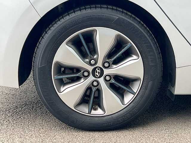 Hyundai Ioniq 1.6 GDi Plug-in Hybrid Premium SE 5dr DCT