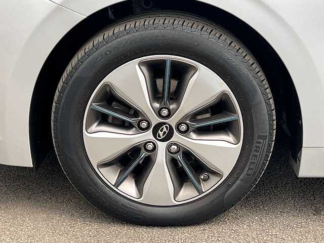 Hyundai Ioniq 1.6 GDi Plug-in Hybrid Premium SE 5dr DCT