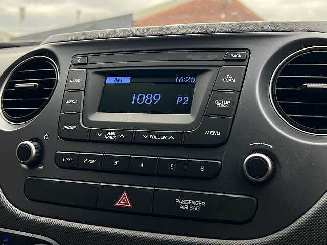 Hyundai I10 1.0 SE 5dr Red