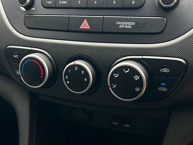 Hyundai I10 1.0 SE 5dr Red