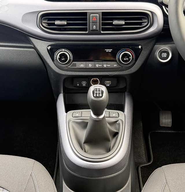 Hyundai I10 1.2 [79] Premium 5dr [Nav] Black