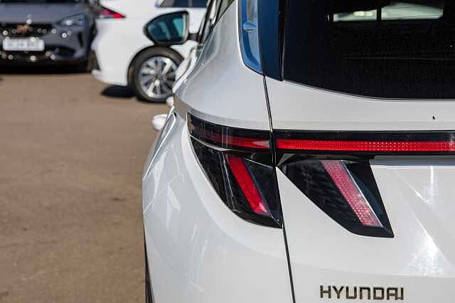 Hyundai TUCSON 1.6 TGDi Hybrid 230 Premium 5dr 2WD Auto White