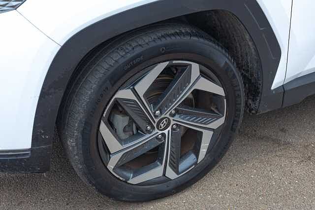 Hyundai TUCSON 1.6 TGDi Hybrid 230 Premium 5dr 2WD Auto White