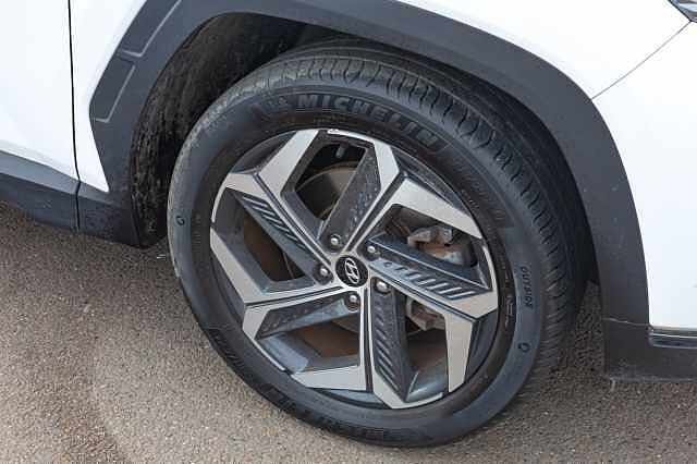 Hyundai TUCSON 1.6 TGDi Hybrid 230 Premium 5dr 2WD Auto White