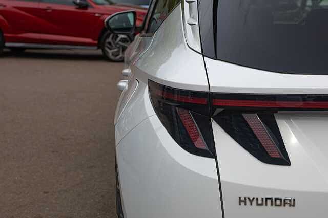 Hyundai TUCSON 1.6 TGDi Hybrid 230 Premium 5dr 2WD Auto White