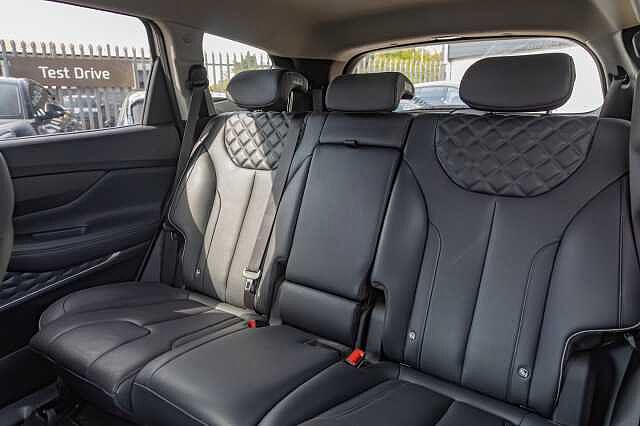 Hyundai SANTA FE 1.6 TGDi Hybrid Premium 5dr Auto Silver