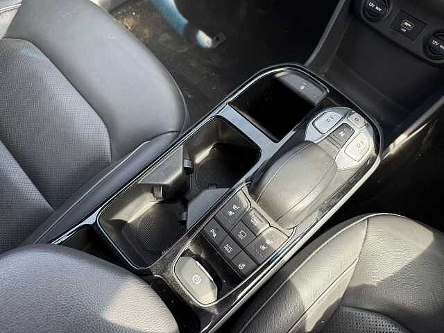 Hyundai IONIQ 100kW Premium SE 38kWh 5dr Auto White