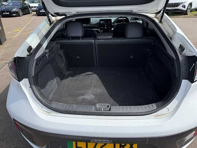 Hyundai IONIQ 100kW Premium SE 38kWh 5dr Auto White
