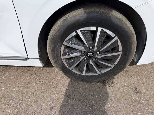 Hyundai IONIQ 100kW Premium SE 38kWh 5dr Auto White