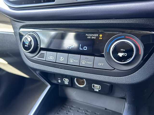 Hyundai i10 1.2 [79] Premium 5dr Auto [Nav]
