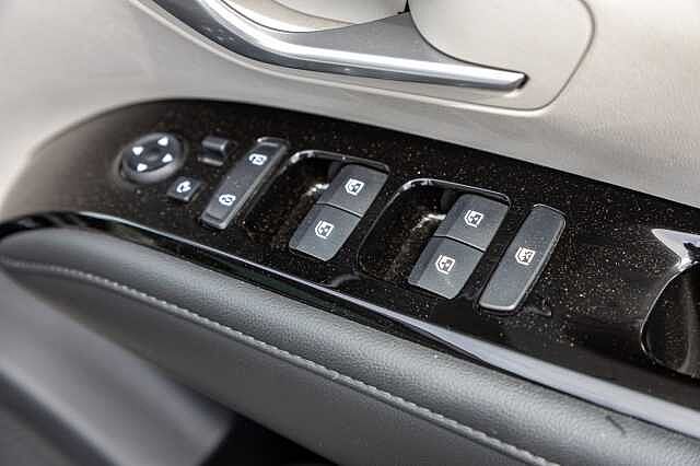 Hyundai TUCSON 1.6 TGDi Hybrid 230 Ultimate 5dr 2WD Auto White
