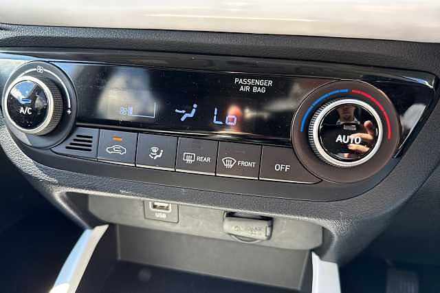 Hyundai i10 1.2 MPi Premium 5dr