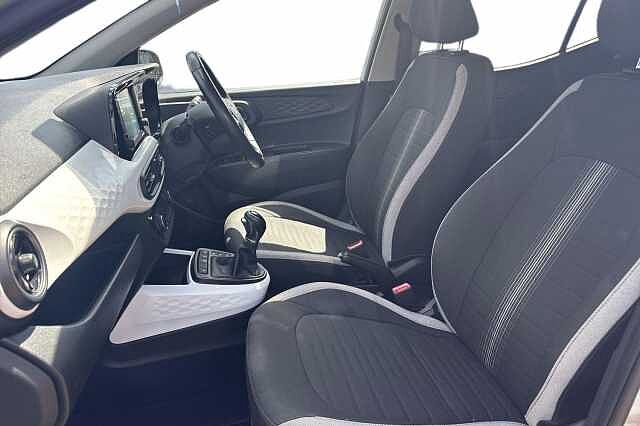 Hyundai i10 1.0 MPi Premium 5dr Auto
