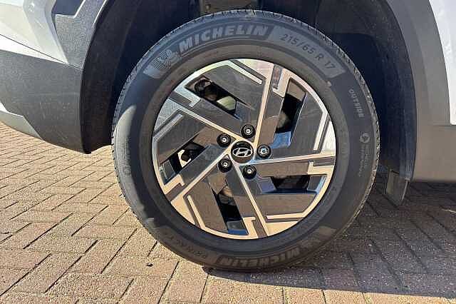 Hyundai TUCSON 1.6T 239 Hybrid Advance 5dr Auto White