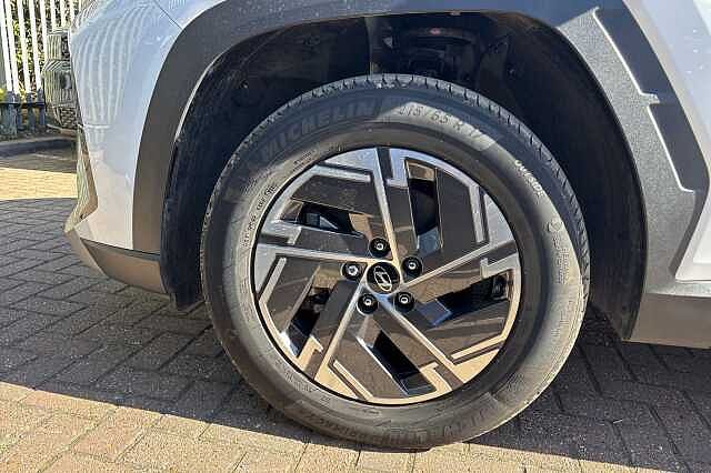 Hyundai TUCSON 1.6T 239 Hybrid Advance 5dr Auto White