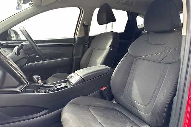 Hyundai TUCSON 1.6 TGDi 48V MHD SE Connect 5dr 2WD DCT Red