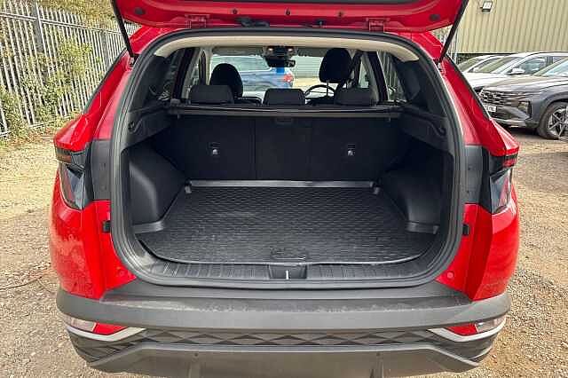Hyundai TUCSON 1.6 TGDi 48V MHD SE Connect 5dr 2WD DCT Red