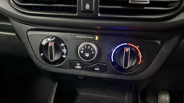 Hyundai I10 1.2 SE Connect Hatchback 5dr Petrol Manual Euro 6 (s/s) (84 ps) Blue