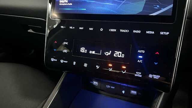 Hyundai TUCSON 1.6 h T-GDi Premium SUV 5dr Petrol Hybrid Auto Euro 6 (s/s) (230 ps) Grey