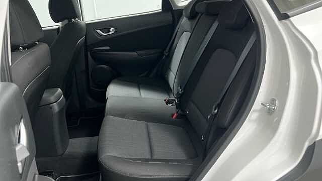 Hyundai KONA 1.0 T-GDi MHEV SE Connect SUV 5dr Petrol Hybrid Manual Euro 6 (s/s) (120 ps) Atlas White
