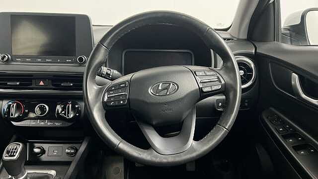 Hyundai KONA 1.0 T-GDi MHEV SE Connect SUV 5dr Petrol Hybrid Manual Euro 6 (s/s) (120 ps) Atlas White
