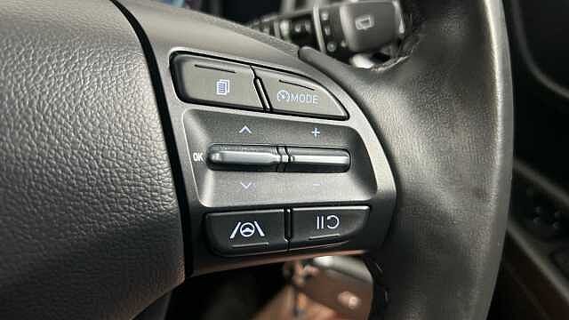 Hyundai KONA 1.0 T-GDi MHEV SE Connect SUV 5dr Petrol Hybrid Manual Euro 6 (s/s) (120 ps) Atlas White