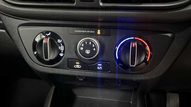 Hyundai i10 1.0 SE Connect Hatchback 5dr Petrol Manual Euro 6 (s/s) (67 ps)