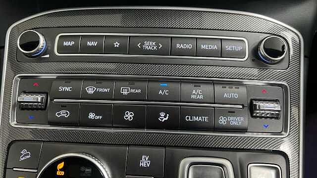 Hyundai Santa Fe 1.6 T-GDi 13.8kWh Ultimate SUV 5dr Petrol Plug-in Hybrid Auto 4WD Euro 6 (s/s) (