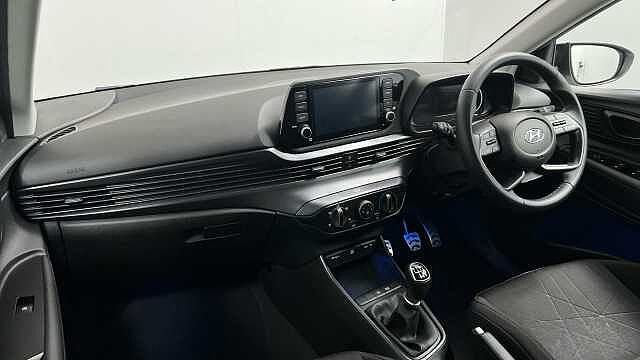 Hyundai BAYON 1.0 T-GDi MHEV SE Connect SUV 5dr Petrol Hybrid Manual Euro 6 (s/s) (100 ps) Atlas White