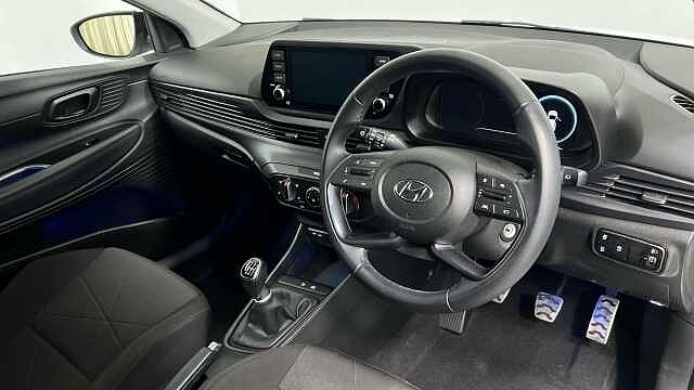 Hyundai BAYON 1.0 T-GDi MHEV SE Connect SUV 5dr Petrol Hybrid Manual Euro 6 (s/s) (100 ps) Atlas White