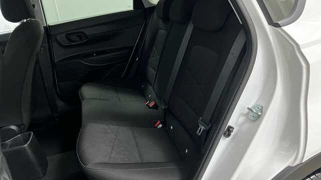 Hyundai BAYON 1.0 T-GDi MHEV SE Connect SUV 5dr Petrol Hybrid Manual Euro 6 (s/s) (100 ps) Atlas White