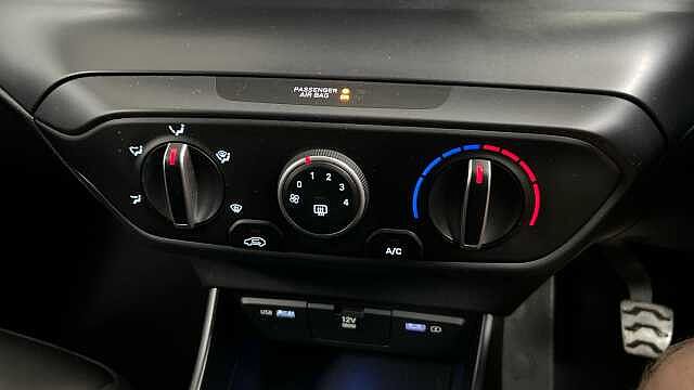 Hyundai BAYON 1.0 T-GDi MHEV SE Connect SUV 5dr Petrol Hybrid Manual Euro 6 (s/s) (100 ps) Atlas White