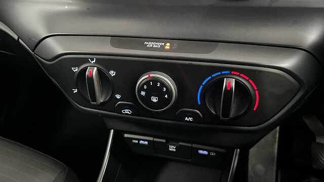 Hyundai I20 1.0 T-GDi MHEV SE Connect Hatchback 5dr Petrol Hybrid Manual Euro 6 (s/s) (100 p Black