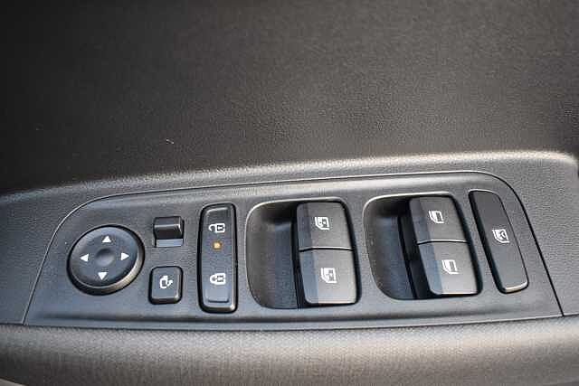Hyundai INSTER 85kW 02 49kWh 5dr Auto Beige