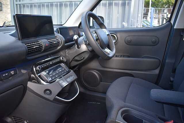 Hyundai INSTER 85kW 02 49kWh 5dr Auto Beige