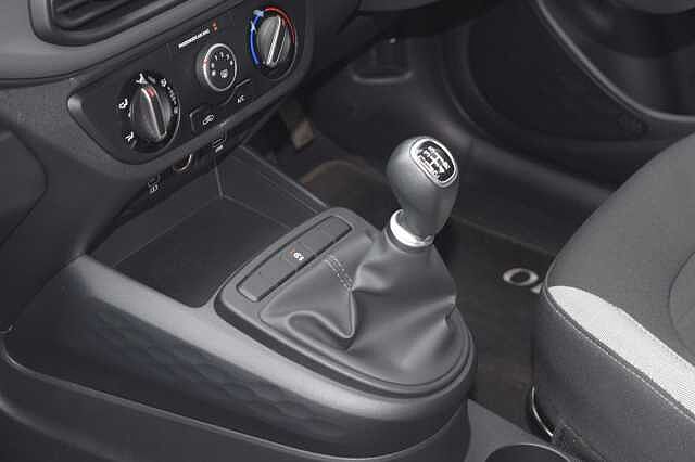 Hyundai i10 1.2 Advance 5dr