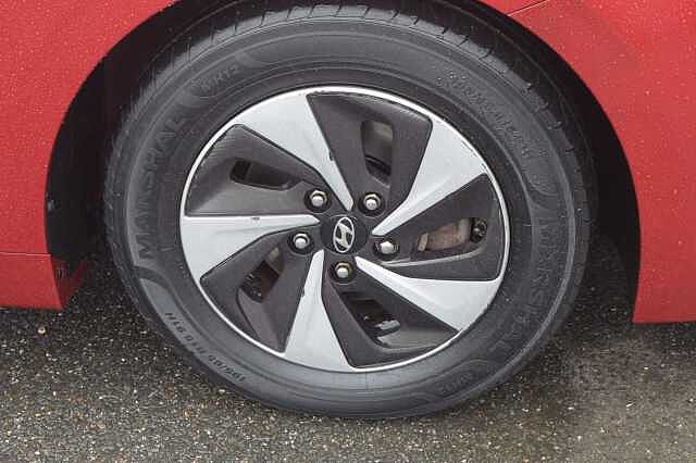 Hyundai IONIQ 1.6 GDi Hybrid Premium 5dr DCT