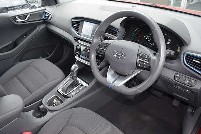 Hyundai IONIQ 1.6 GDi Hybrid Premium 5dr DCT