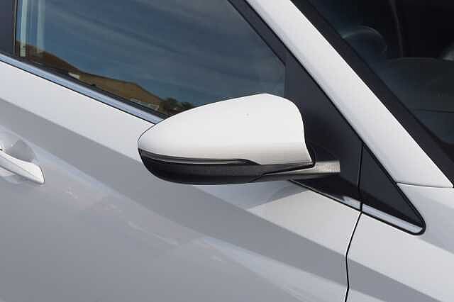 Hyundai I20 1.0T GDi Premium 5dr DCT White