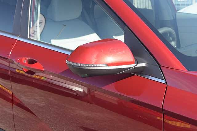 Hyundai KONA 1.6 GDi Hybrid Ultimate 5dr DCT Red
