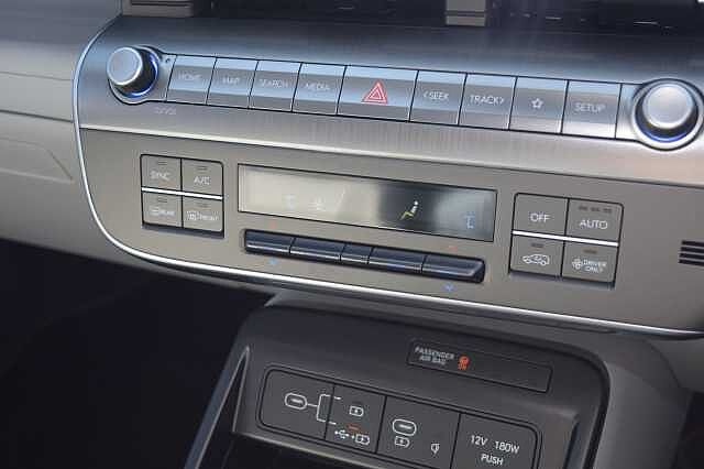 Hyundai KONA 1.6 GDi Hybrid Ultimate 5dr DCT Red