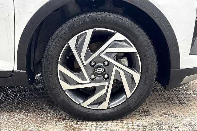 Hyundai BAYON 1.0 TGDi Advance 5dr Atlas White