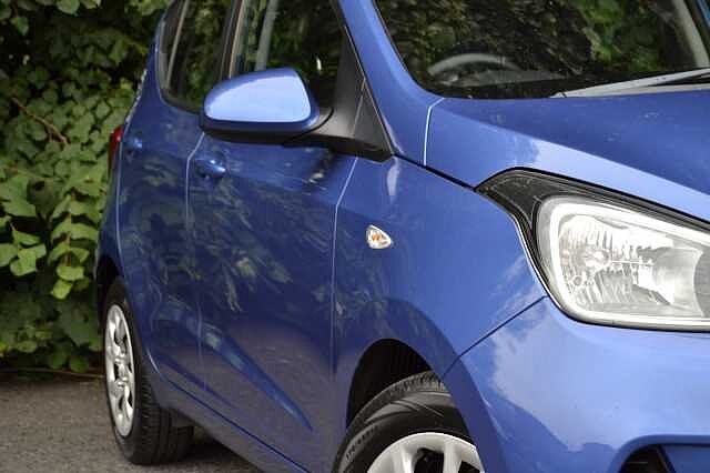 Hyundai I10 1.0 SE IMMACULATE CONDITION ONLY 14,888 MILES Champion Blue