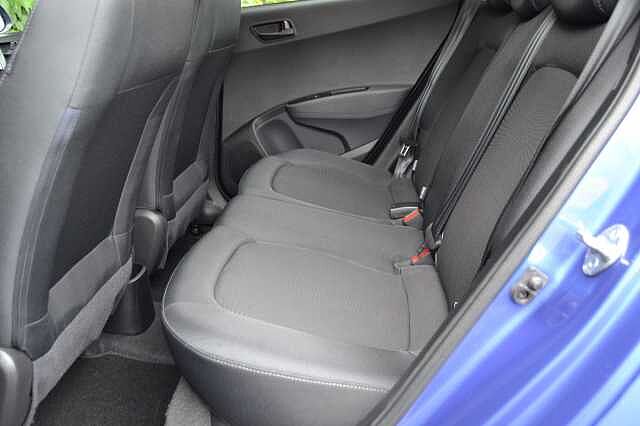 Hyundai I10 1.0 SE IMMACULATE CONDITION ONLY 14,888 MILES Champion Blue