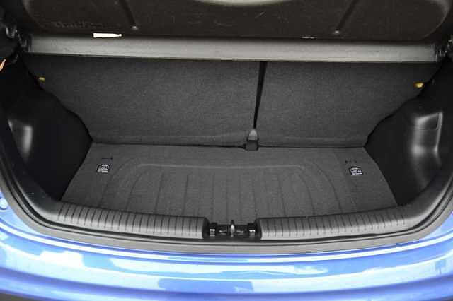 Hyundai I10 1.0 SE IMMACULATE CONDITION ONLY 14,888 MILES Champion Blue